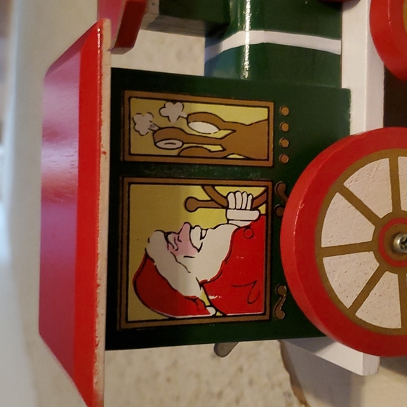 George Good Corp Santa Christmas Design Train Music Box 1978 - Picture 2 of 8